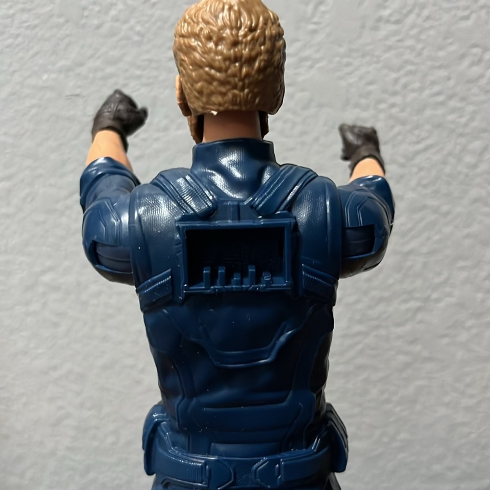 Captain America large figure/ No shield Included - Picture 4 of 7